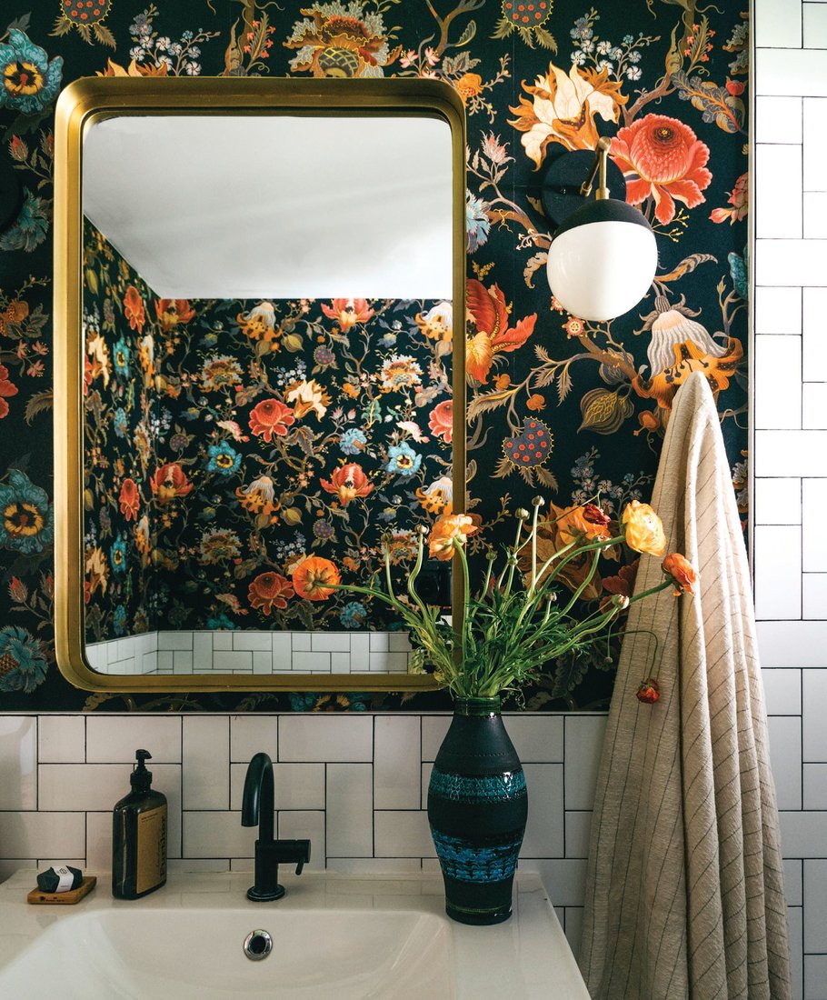 House of Hackney’s Artemis wallpaper brings the powder room to life. PHOTOGRAPHED BY ALEX ZAROUR, VIRTUALLY HERE STUDIOS